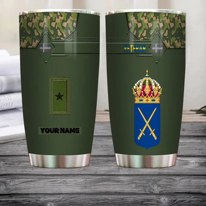 Personalisierter schwedischer Veteran/Soldat mit Rang und Namen, Camouflage-Becher, komplett bedruckt – 3004230001