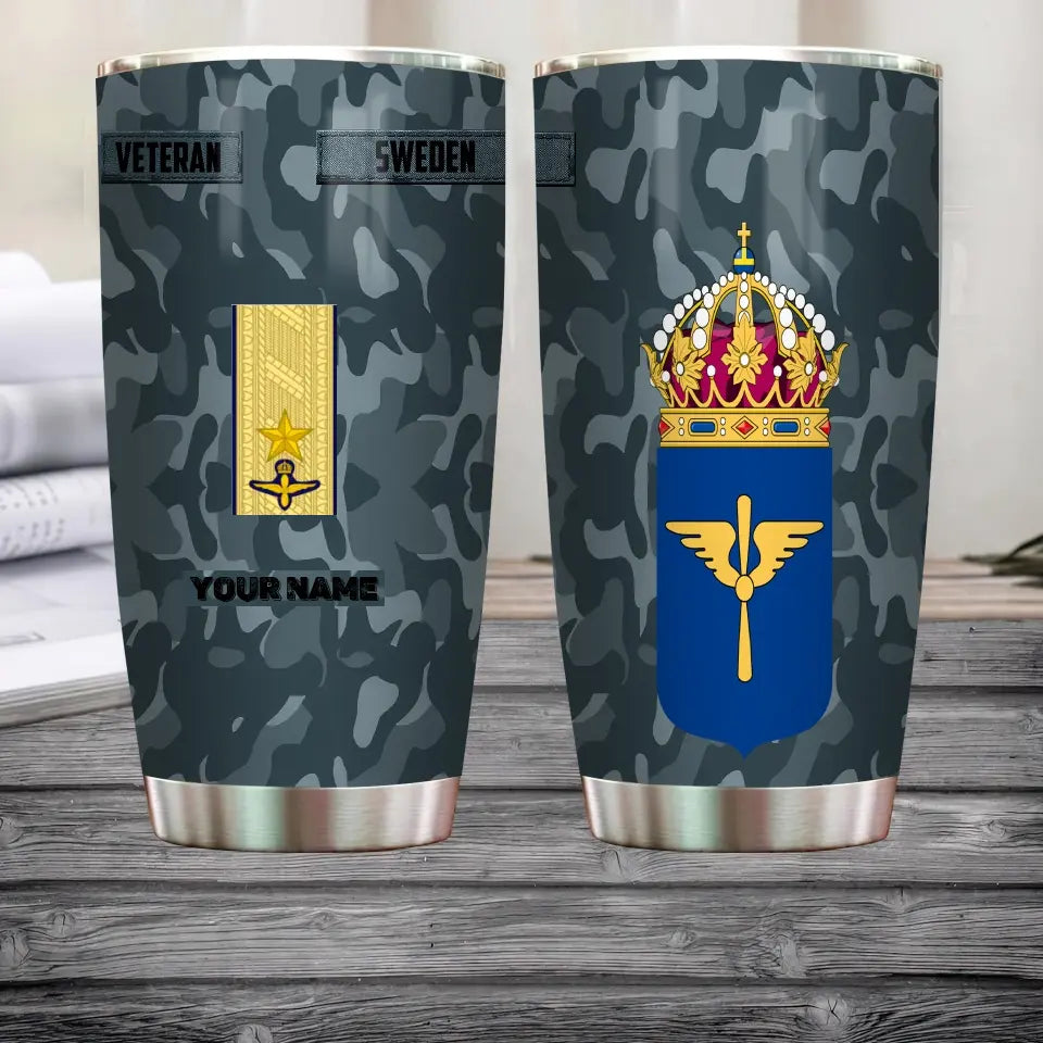 Personalisierter schwedischer Veteran/Soldat mit Rang und Namen, Camouflage-Becher, komplett bedruckt – 3004230002