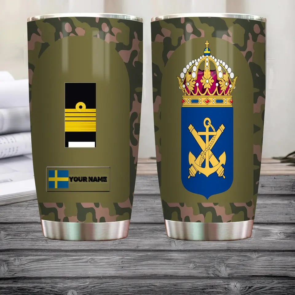 Personalisierter schwedischer Veteran/Soldat mit Rang und Namen, Camouflage-Becher, komplett bedruckt – 3004230003