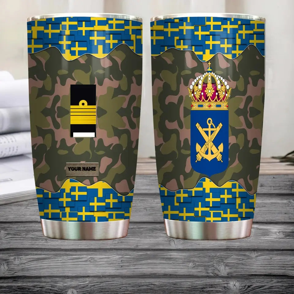 Personalisierter schwedischer Veteran/Soldat mit Rang und Namen, Camouflage-Becher, komplett bedruckt – 3004230004